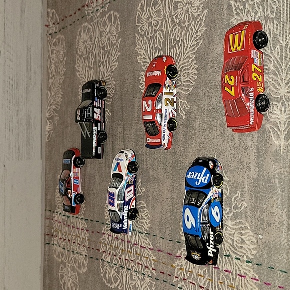Vintage | Lot of 45 1:64 Scale Nascar Cars & Trucks - Picture 9 of 10
